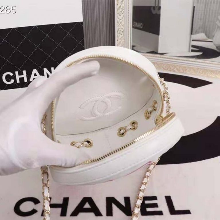 chanel la pausa bag price