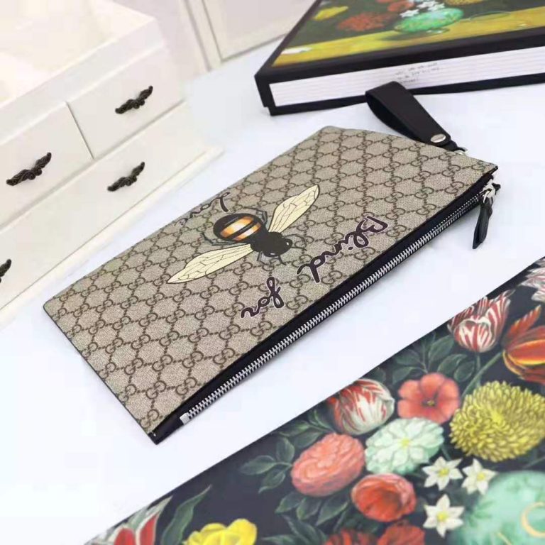 gucci bestiary pouch with bee