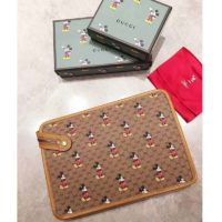 Gucci GG Unisex Disney x Gucci Pouch Mini GG Supreme Canvas