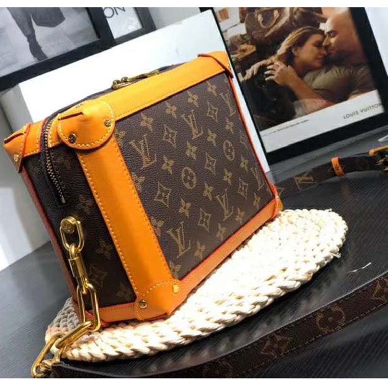 lv soft trunk pouch