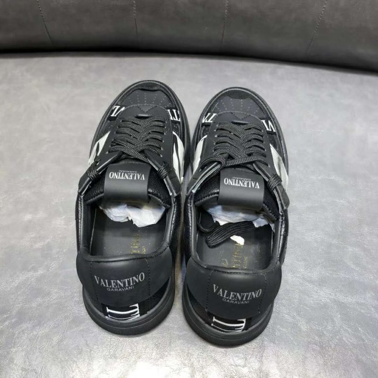 calfskin vl7n sneaker with bands