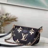 Louis Vuitton Unisex Multi Pochette Accessoires Black Cream Embossed Supple Grained Cowhide