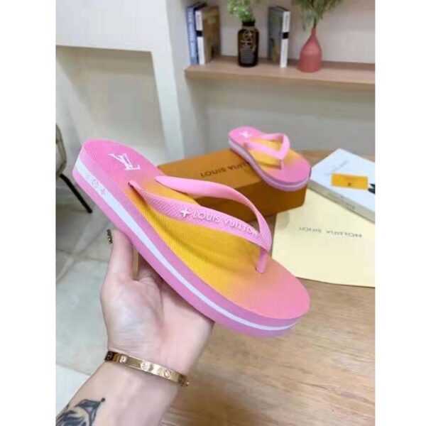 Louis Vuitton LV Women Arcade Flat Thong Pink Rubber Micro Outsole (1)