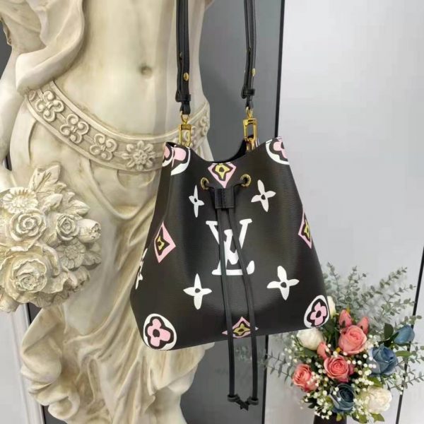 Louis Vuitton LV Women NéoNoé MM Bucket Bag Black Monogram Coated Canvas (5)