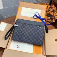 Louis Vuitton LV Unisex Discovery Pochette Clutch Damier Infini Cowhide Leather (6)