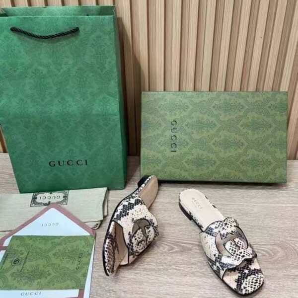 Gucci Women Interlocking G Cut Out Slide Sandal Beige Black Python Print Leather Flat (3)