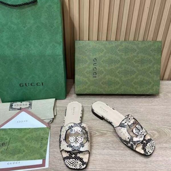 Gucci Women Interlocking G Cut Out Slide Sandal Beige Black Python Print Leather Flat (6)