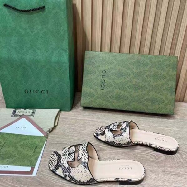 Gucci Women Interlocking G Cut Out Slide Sandal Beige Black Python Print Leather Flat (8)