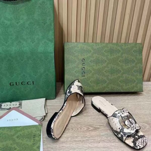 Gucci Women Interlocking G Cut Out Slide Sandal Beige Black Python Print Leather Flat (9)