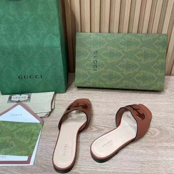 Gucci Women Interlocking G Cut Out Slide Sandal Cuir Leather Flat (10)