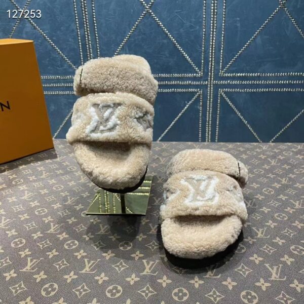 Louis Vuitton LV Unisex Paseo Flat Comfort Mule Beige Shearling Monogram Flowers (3)