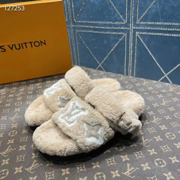 Louis Vuitton LV Unisex Paseo Flat Comfort Mule Beige Shearling Monogram Flowers (9)