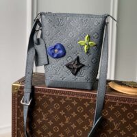 Louis Vuitton LV Unisex Hobo Cruiser PM Handbag Granite Taurillon Monogram Embossed Cowhide (2)