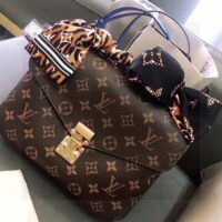 Louis Vuitton LV Women Monogram Giant Jungle Black Silk Bandeau Monogram Canvas (2)