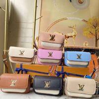 Louis Vuitton LV Women Lockme Tender Pochette Trianon Pink Quartz White Grained Calf (3)