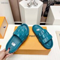 Louis Vuitton LV Unisex Waterfront Mule Lagoon Blue Maxi Damier Rubber Waterproof Rubber (13)