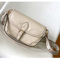 Louis Vuitton LV Women Diane Crème Beige Embossed Supple Grained Cowhide Leather (4)