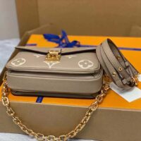 Louis Vuitton LV Women Pochette Métis East West Bag Beige Grained Cowhide Leather (7)