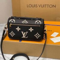 Louis Vuitton LV Women Pochette Métis East West Bag Black Beige Grained Cowhide Leather (6)