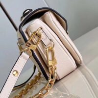 Louis Vuitton LV Women Pochette Métis East West Bag Crème Beige Grained Cowhide Leather (2)